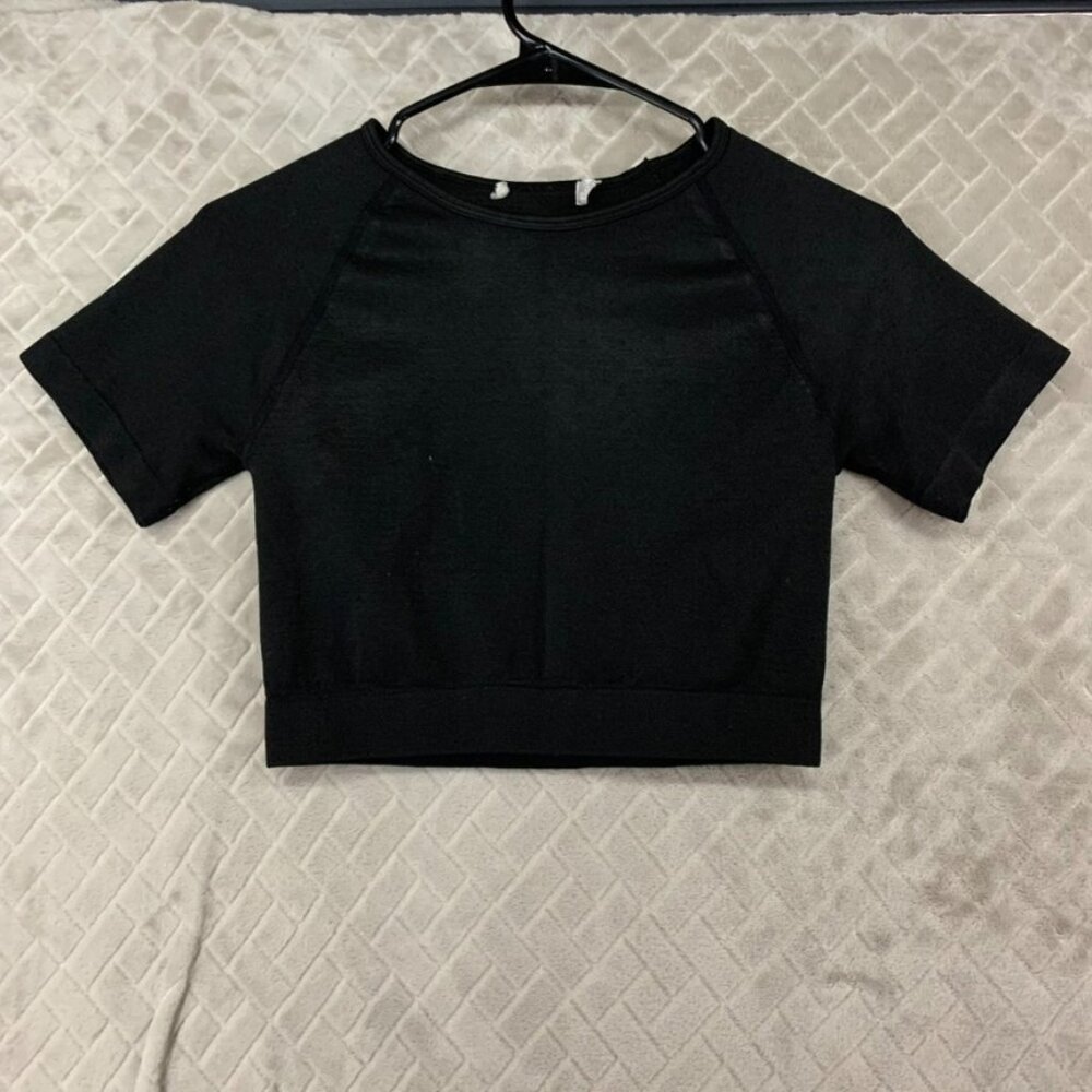 Womens XS Crop Top T Shirt Black Short Sleeve Athletic Material Stretch